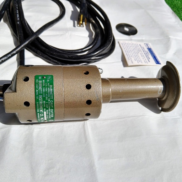 Tested Vintage Electric Burnett Cast Cutter #1082-108 w/Case + STB015 Blade - Picture 3 of 4
